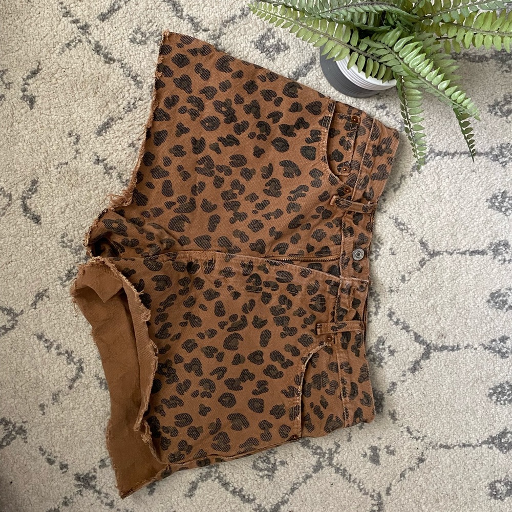 Abercrombie & Fitch Leopard Print Denim Shorts - Picture 3 of 5